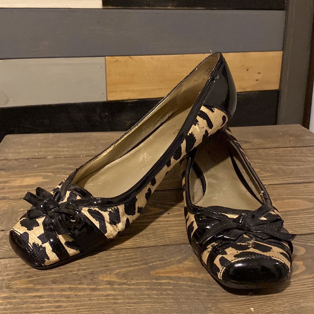 Bandolino Animal Print Flats Size 8M
